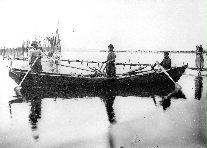 Рыбаки на Галичском озере. Фото нач. XX в.
